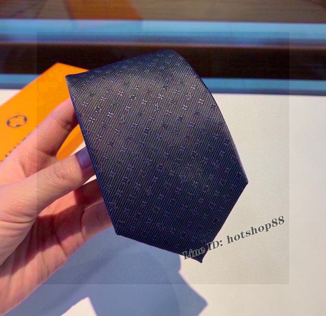 LV專櫃新品路易威登小Logo提花真絲手工定制男士圍巾 mmyj1650